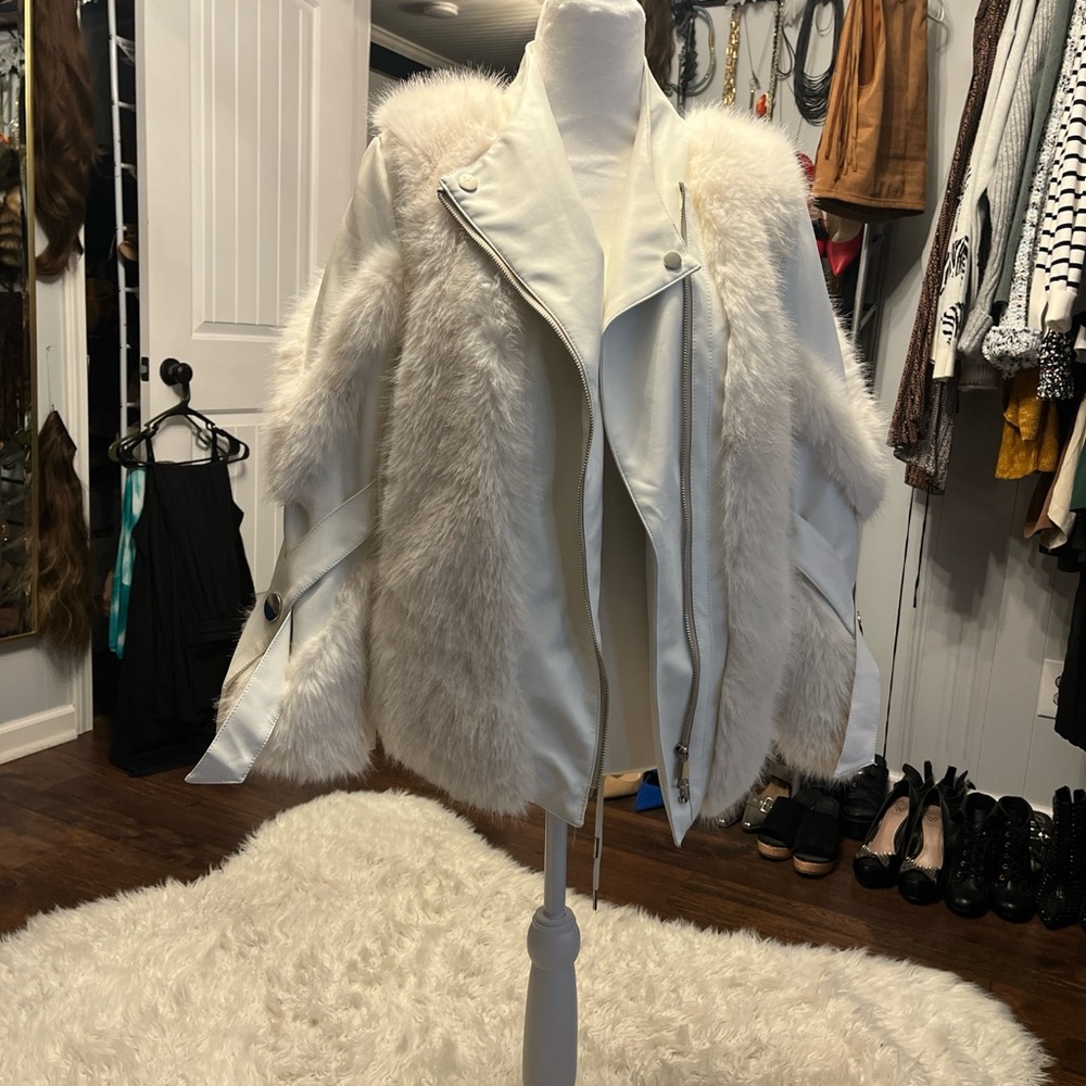 White leather and faux fur jacket - Picture 2 of 4